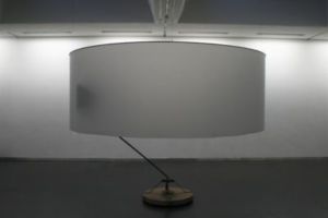 9007 300x200 - Progetto artistico d'installazione di una lampada particolare e originale con il nostro supporto