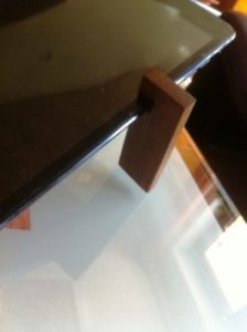 903 1 224x300 - Porta tablet magnetico in legno